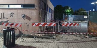 Atti vandalici alla stazione di Acilia: incendiati nella notte i bagni chimici