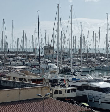 Ostia, grande parata di motori e vele al Porto turistico tra raduni di moto e veleggiate
