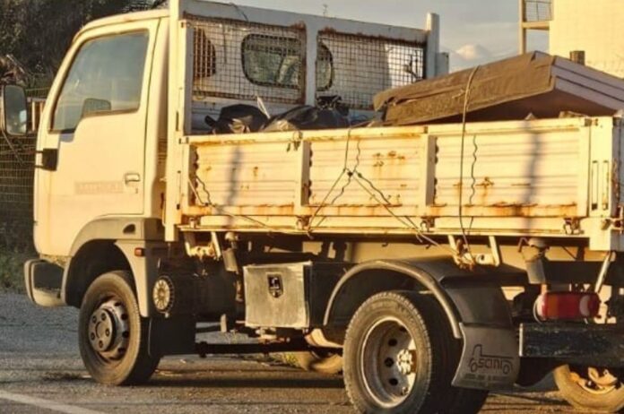 camion sequestrato focene Focene, trasporto illecito di rifiuti: sequestrato camion a Focene