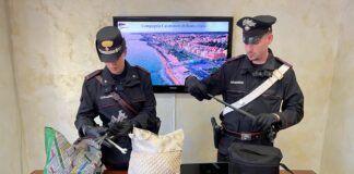 Furto in auto sul lungomare di Ostia: arrestato 62enne
