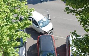 Incidente a Ostia: l’incrocio maledetto colpisce ancora 1 Incidente a Ostia: l’incrocio maledetto colpisce ancora