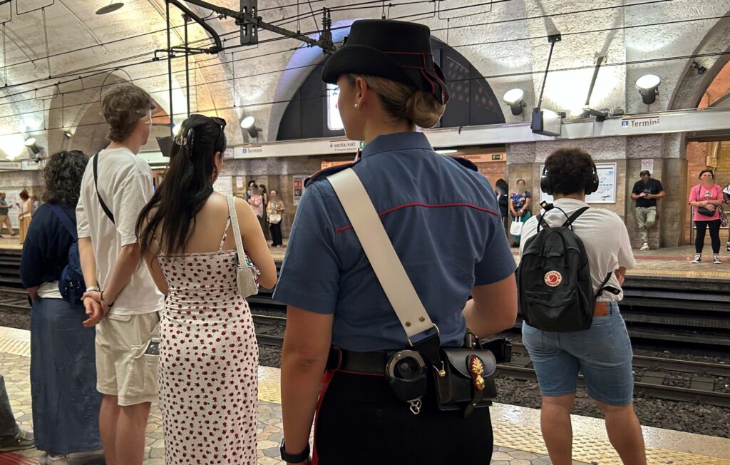 Turisti nel mirino a Roma, arrestati 20 borseggiatori al lavoro in metro e sui bus 1
