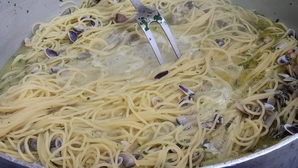 Sagra della tellina a Passoscuro: sapori dal mare, divertimento e pedalate in mountain bike