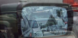 Traffico in tilt a Fiumicino: due incidenti sul viadotto di via dell’Aeroporto paralizzano la viabilità