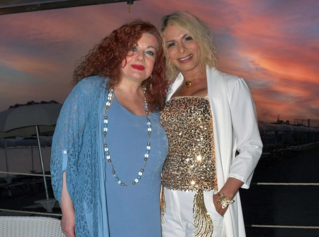 Maria Monsè, Jessica Rizzo e Amedeo Goria tra trampolieri e mangiafuoco per la festa di Carlo Senes a Ostia (FOTO) 3 Maria Monsè, Jessica Rizzo e Amedeo Goria tra trampolieri e mangiafuoco per la festa di Carlo Senes a Ostia (FOTO) 3