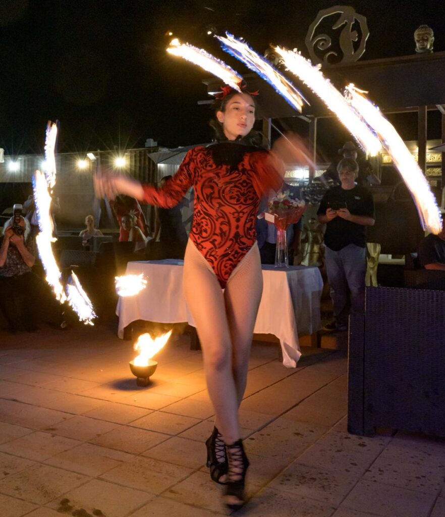 Maria Monsè, Jessica Rizzo e Amedeo Goria tra trampolieri e mangiafuoco per la festa di Carlo Senes a Ostia (FOTO) 1 Maria Monsè, Jessica Rizzo e Amedeo Goria tra trampolieri e mangiafuoco per la festa di Carlo Senes a Ostia (FOTO) 1