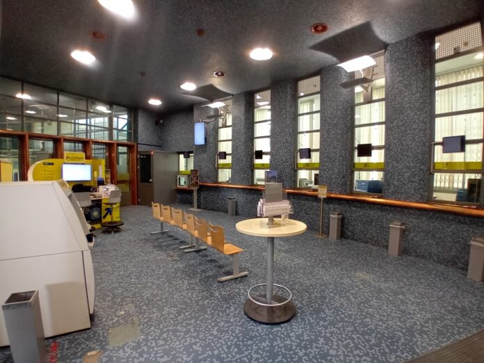 Ostia, posta centrale riaperta dopo i lavori: ecco come è cambiata
