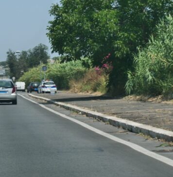 Autovelox sparito dal lungomare di Ostia "parcheggiato" su via Isacco Newton