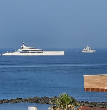 Da Dallas a Ostia uno degli uomini più ricchi al mondo ormeggia sul megayacht Bravo Eugenia