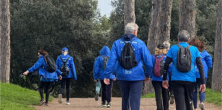 Il gruppo dei camminatori: "Villa Pamphili abbandonata e occupata dai bivacchi di sbandati"
