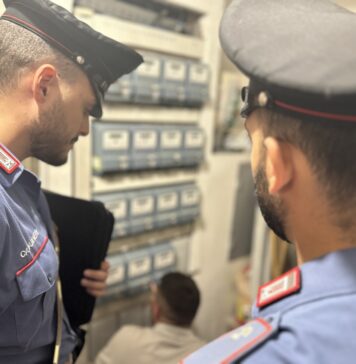 Blitz dei carabinieri a Tor Bella Monaca: 11 denunciati per allacci abusivi a luce, acqua e gas