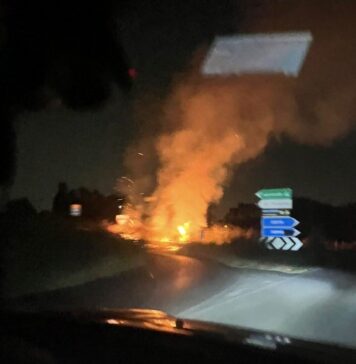 Ecco la ragione della puzza di fumo che ammorba Ostia durante la notte