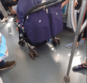 Sulla Metromare banchine stracolme e vetture senza aria condizionata: l’odissea dei pendolari della tintarella 1