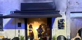 Pizzeria in fiamme ad Allumiere: due ustionati e residenti evacuati