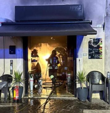 Pizzeria in fiamme ad Allumiere: due ustionati e residenti evacuati