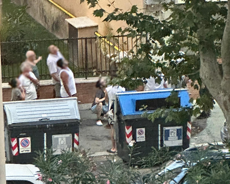 Scippo drammatico a Ostia: donna ferita dal tentativo di strapparle la borsa 1