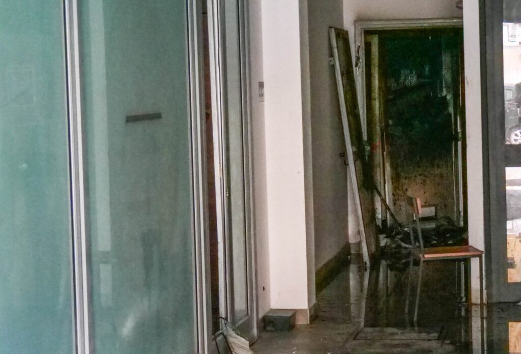 Incendio notturno al Burger King di Ostia, le fiamme appiccate (FOTO) 2