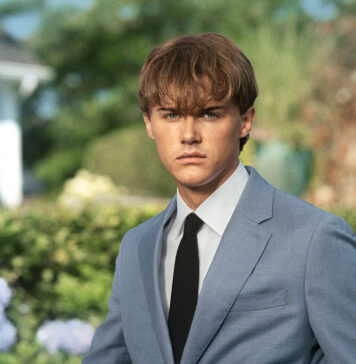 Christopher Briney, chi è l'attore che interpreta Conrad nella serie "L'estate nei tuoi occhi": età, fidanzata, film, social