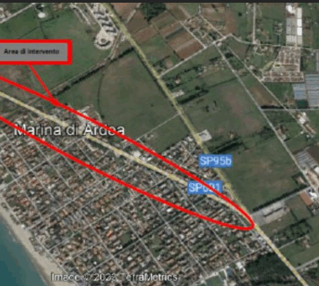 Nell'immagine, evidenziato in rosso, il tracciato della pista ciclopedonale che sarà costruita nella località balneare di Tor San Lorenzo