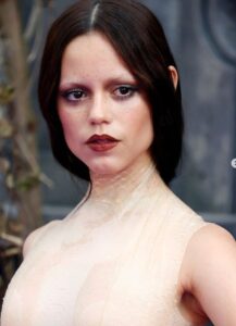 Jenna Ortega, chi è l’attrice che interpreta Mercoledì Addams su Netflix: età, carriera, fidanzato, Lady Gaga, Instagram