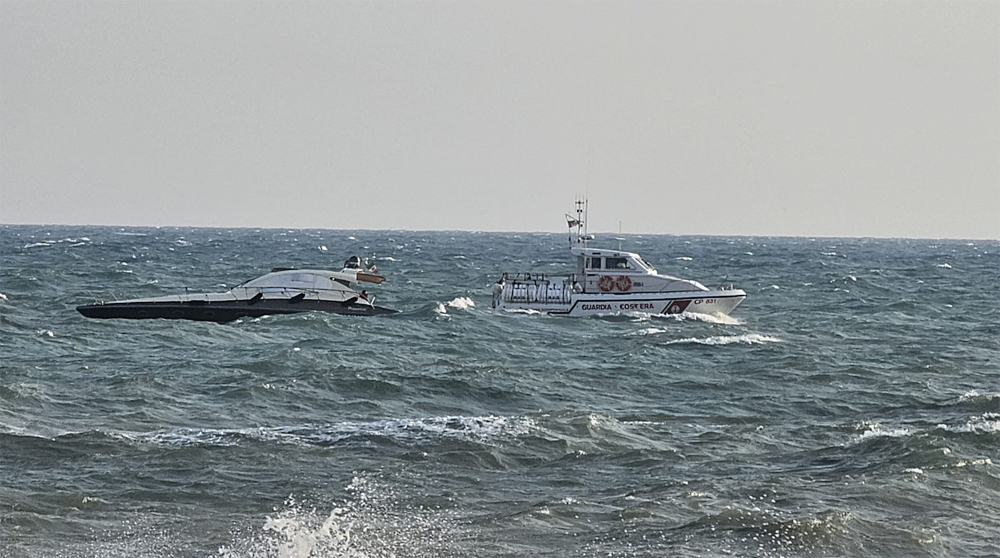 Paura davanti Ostia: pericolosa operazione della Guardia Costiera per soccorrere un'imbarcazione (FOTO) 2 Paura davanti Ostia: pericolosa operazione della Guardia Costiera per soccorrere un'imbarcazione (FOTO) 2