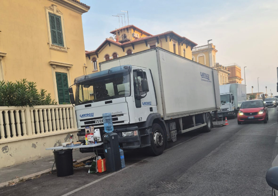 Luci, motore e ciak: a Ostia Vanessa Incontrada per la serie TV (FOTO) 3 Luci, motore e ciak: a Ostia Vanessa Incontrada per la serie TV (FOTO) 3