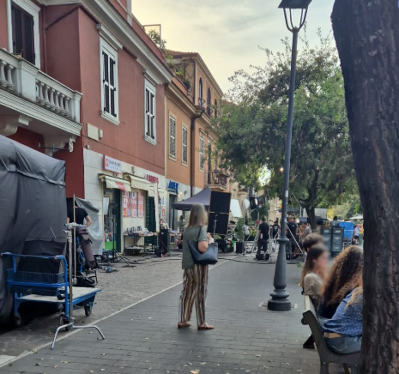Luci, motore e ciak: a Ostia Vanessa Incontrada per la serie TV (FOTO) 4 Luci, motore e ciak: a Ostia Vanessa Incontrada per la serie TV (FOTO) 4