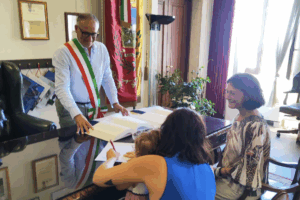 Albano Laziale riconosce la prima bambina con due madri, dopo la sentenza della Consulta 1