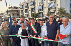 Inaugurata la nuova passerella ciclopedonale a Fiumicino: un percorso tra mare e natura (FOTO) 1