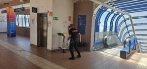 Allarme bomba alla stazione di Acilia: servizio della Metromare sospeso e bus sostitutivi (FOTO) 2 Allarme bomba alla stazione di Acilia: servizio della Metromare sospeso e bus sostitutivi (FOTO) 2