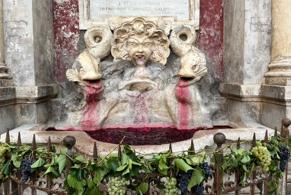 a cerveteri fontana con il vino
