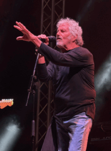 Gli insulti di Pappalardo contro la Meloni al concerto di Passoscuro: parte l'informativa alla Procura (VIDEO) 1 Gli insulti di Pappalardo contro la Meloni al concerto di Passoscuro: parte l'informativa alla Procura (VIDEO) 1