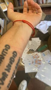 Rapina alla Garbatella, titolare di un negozio ferito da due malviventi incappucciati (FOTO) 3 Rapina alla Garbatella, titolare di un negozio ferito da due malviventi incappucciati (FOTO) 3