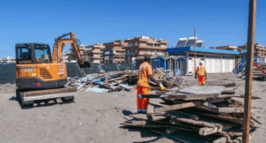 Lo stabilimento Aneme e Core di Ostia sparisce mentre le ruspe avanzano sull’arenile (VIDEO) 3