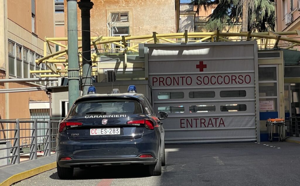 Policlinico Umberto I, i clochard tornano nonostante gli interventi: arrestato un senza dimora, 17 identificati 1