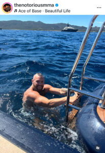 Conor McGregor, vacanze romane con la famiglia a bordo del superyacht “The Devocean”