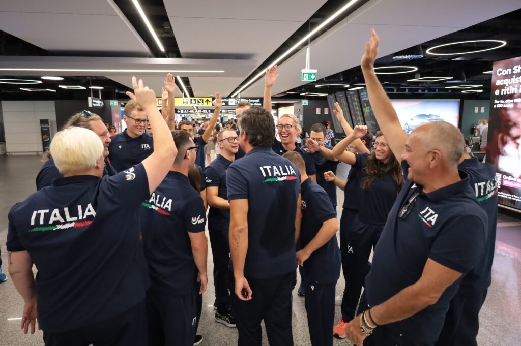 La Nazionale Italiana di Nuoto della FISDIR in partenza da Fiumicino per la Swimming World Championships 