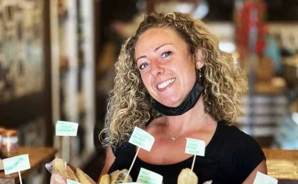 Daniele e Gioia, un amore spezzato dal destino: funerali rinviati per un ultimo saluto insieme 1 Daniele e Gioia, un amore spezzato dal destino: funerali rinviati per un ultimo saluto insieme 1