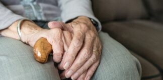 Truffe agli anziani: "Mi manda l'amministratrice". Poi scatta il furto a casa di una ultraottantenne