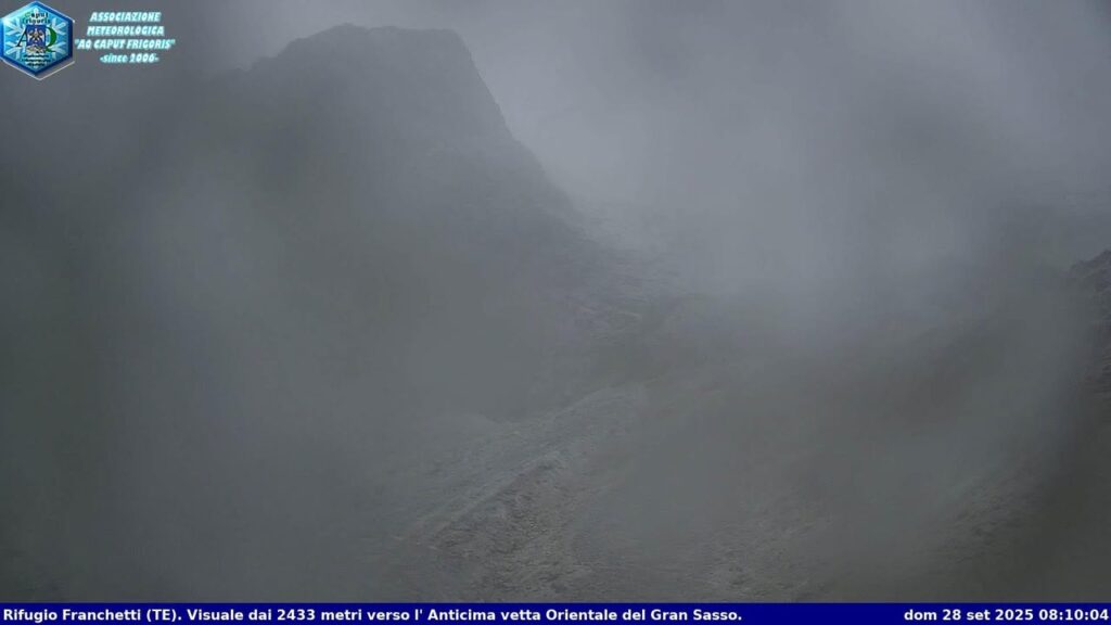 Gran Sasso: i primi fiocchi di neve imbiancano il Corno Grande 1