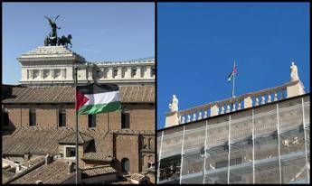 Bandiera Palestina sul Campidoglio, il Comune di Roma: “Accanto fiocco giallo per ostaggi”