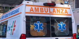 Un giovane ciclista è stato travolto da un'auto e trasportato d'urgenza in ospedale in codice rosso. Sul posto sono intervenuti i soccorsi del 118
