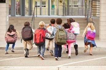 Crescere un figlio in Italia? Costa di media 156mila euro, con rincaro del 12% dal 2022