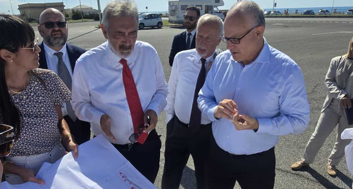 Francesco Rocca e Roberto Gualtieri a Ostia per "studiare" il Parco del Mare da 24 milioni per il lungomare 1