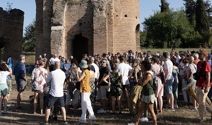 Roma Unplugged Festival 2025: concerti gratuiti nel Parco dell’Appia Antica tra musica e archeologia 1 Roma Unplugged Festival 2025: concerti gratuiti nel Parco dell’Appia Antica tra musica e archeologia 1