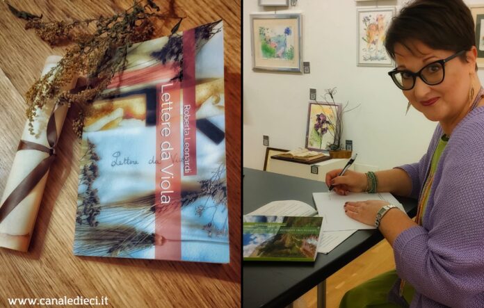 Roberta Leonardi con il suo ultimo romanzo "Lettere da Viola"