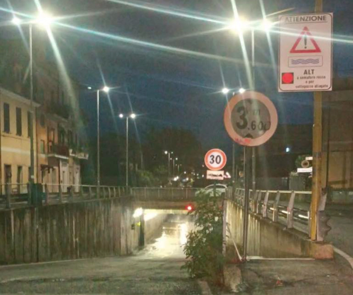 Notte di tempesta tra Roma e provincia: tutte le strade chiuse per frane e alberi caduti (FOTO) 2 Notte di tempesta tra Roma e provincia: tutte le strade chiuse per frane e alberi caduti (FOTO) 2