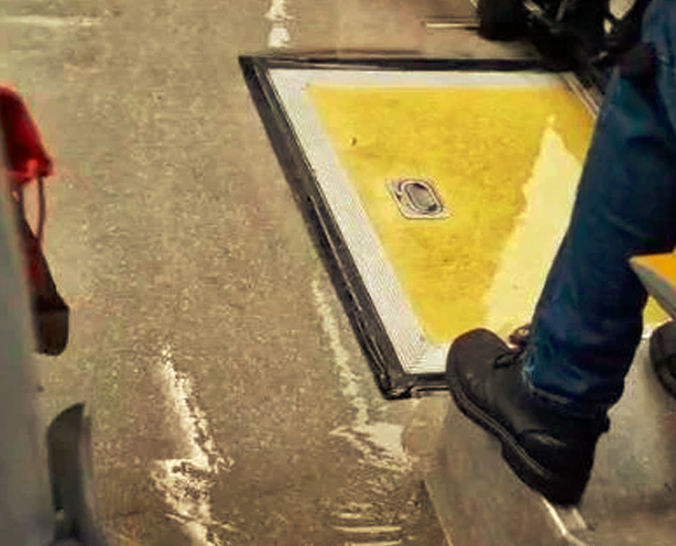 Roma sommersa dall'acqua: quando i tombini otturati trasformano le strade della Capitale in torrenti (FOTO) 3