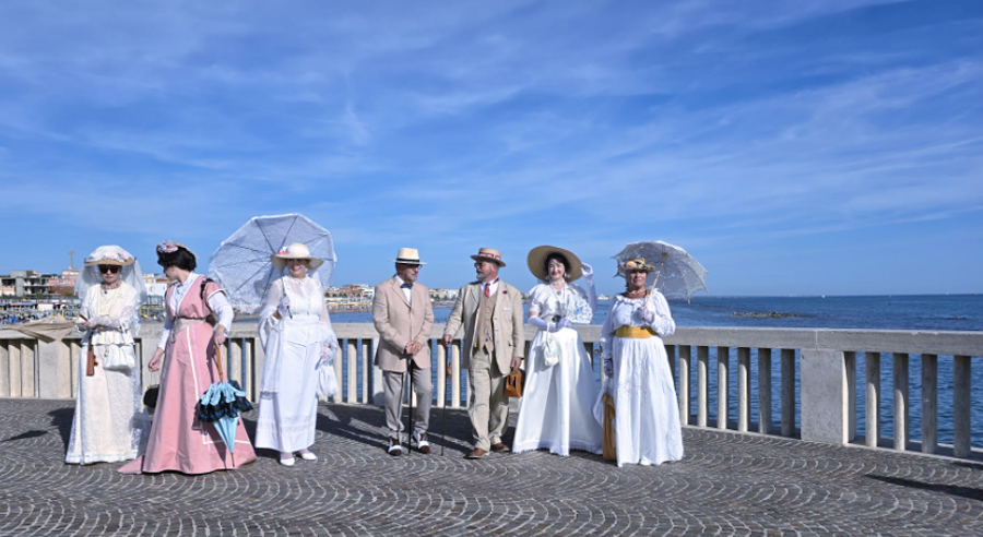 Atmosfere Belle Époque sul Pontile di Ostia: il raduno di modelli e fotografi ispirato al pittore Sorolla (FOTO) 1