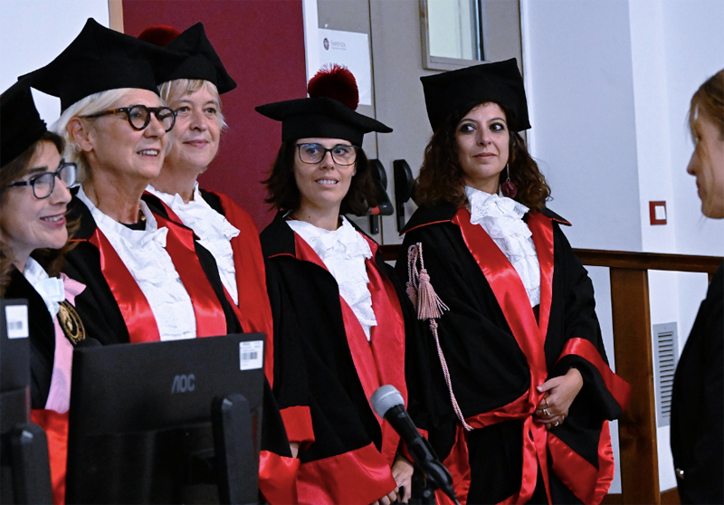 Roma celebra i primi laureati in Lingua dei Segni: il traguardo storico in Italia all'Università "La Sapienza" (FOTO) 2 Roma celebra i primi laureati in Lingua dei Segni: il traguardo storico in Italia all'Università "La Sapienza" (FOTO) 2